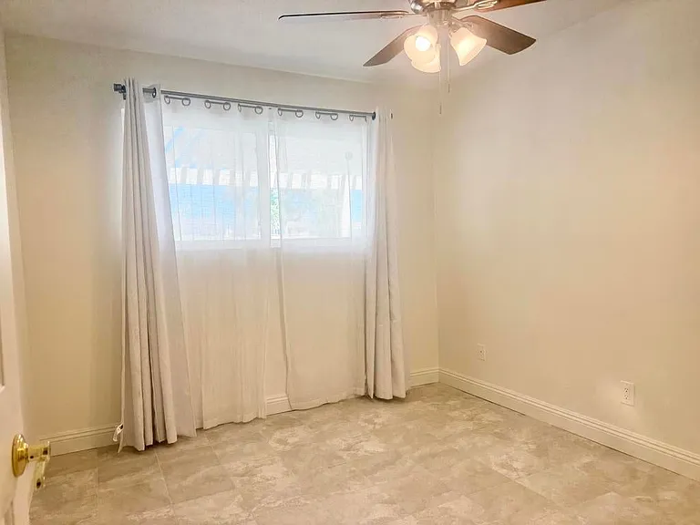 43586 Virginia Ave — Photo 11