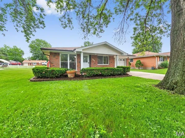 9928 Bonton Dr, Saint Louis, MO 63123