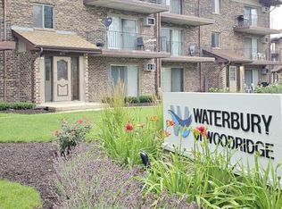 8111 Waterbury Ct, Woodridge, IL 60517