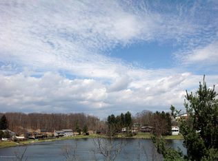 4 Lakeside Cmn, South Abington Township, PA 18411