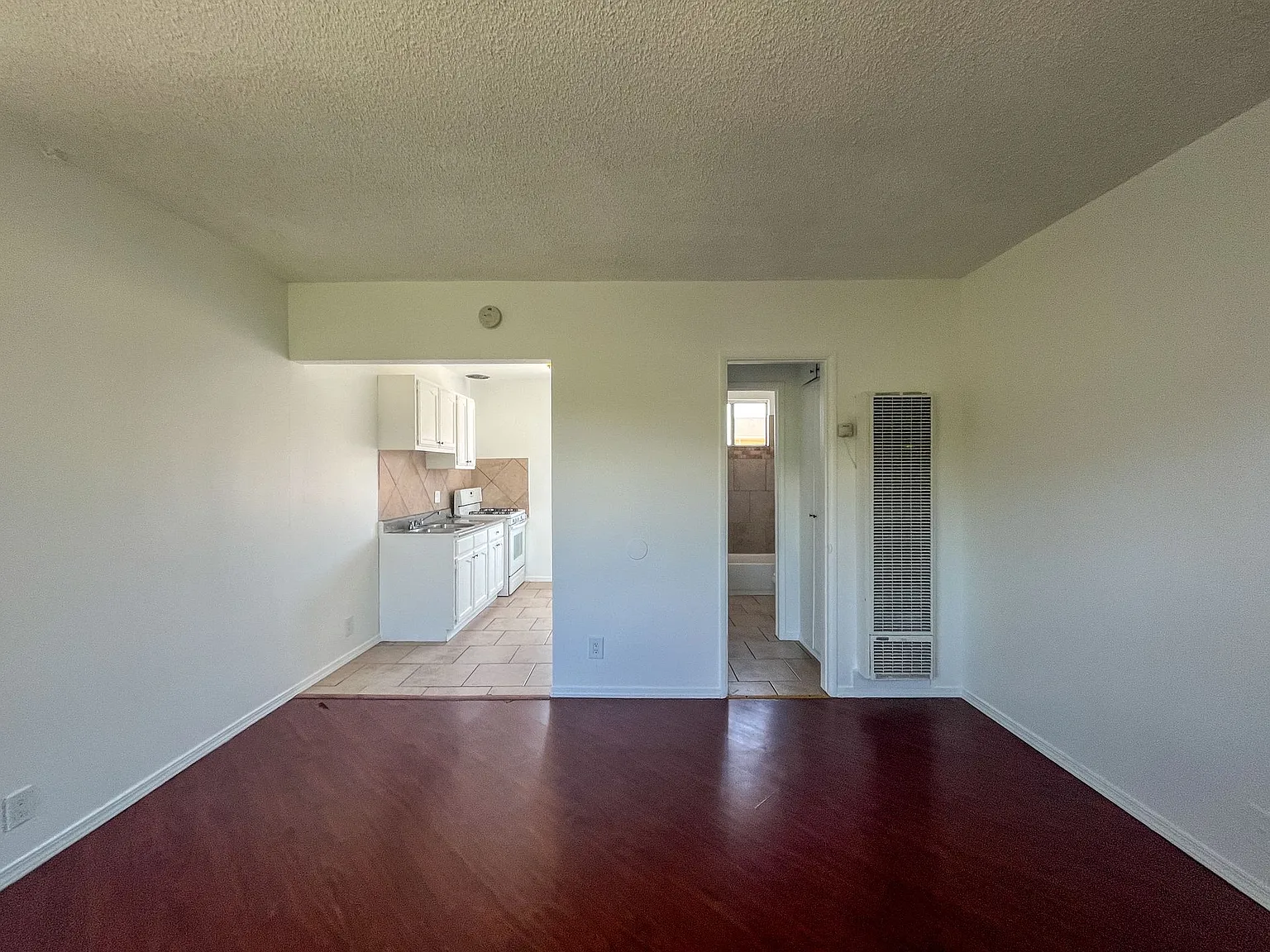 4240 El Segundo Blvd — Photo 4