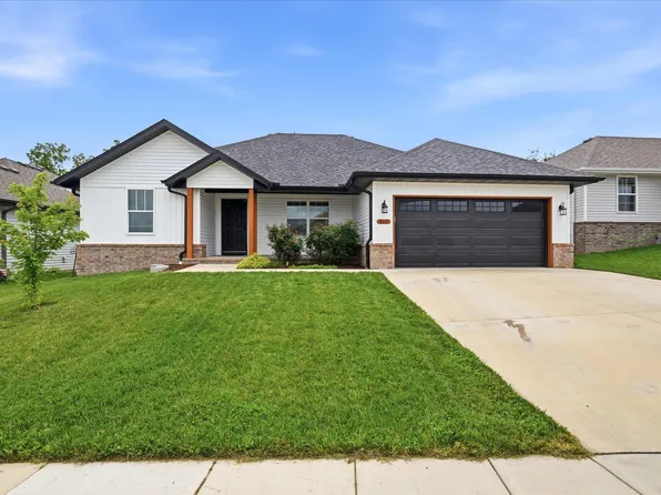 802 S Wheaton Hills Drive, Nixa, MO 65714