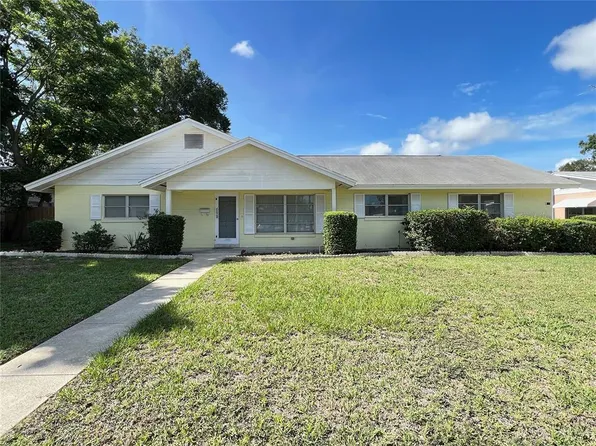 696 Avenue C SE, Winter Haven, FL 33880