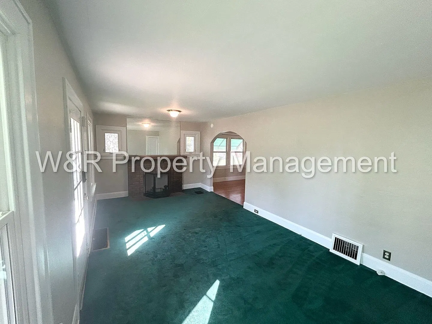 3 bed 1 bath home for rent — Photo 4