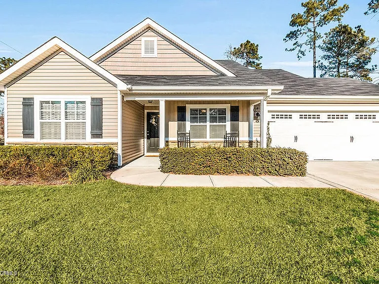 422 Ridgeway Dr — Photo 1