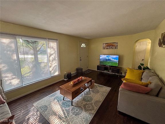 3rd image of 3618 Arden Blvd