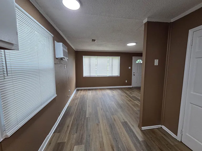 3263 Baskin St — Photo 14