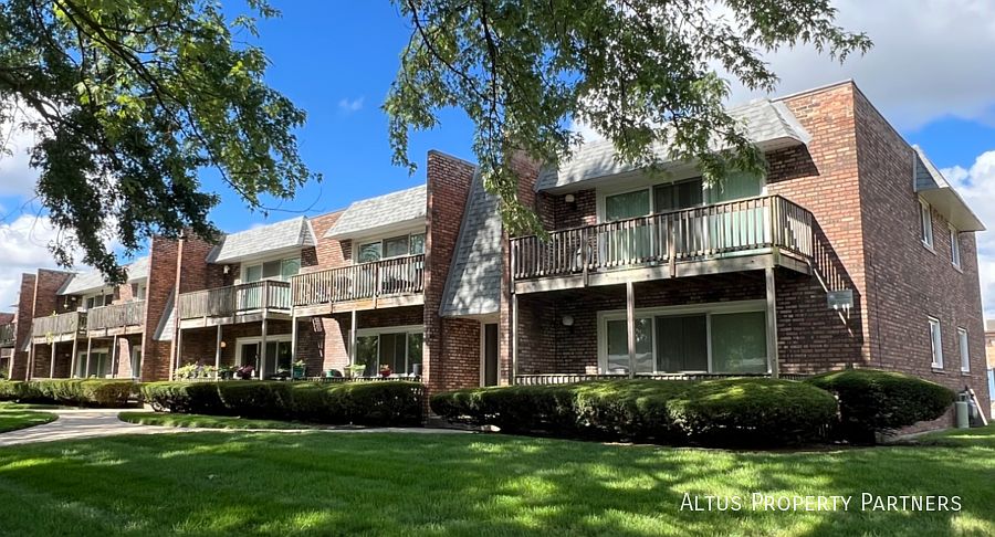 1st image of 504 Roberts Dr #2D