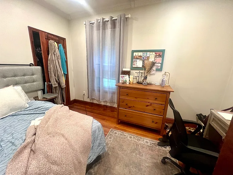 261 E St #2 — Photo 5