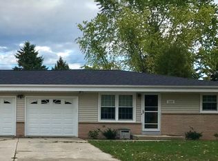 1225 S 5th Ave, West Bend, WI 53095