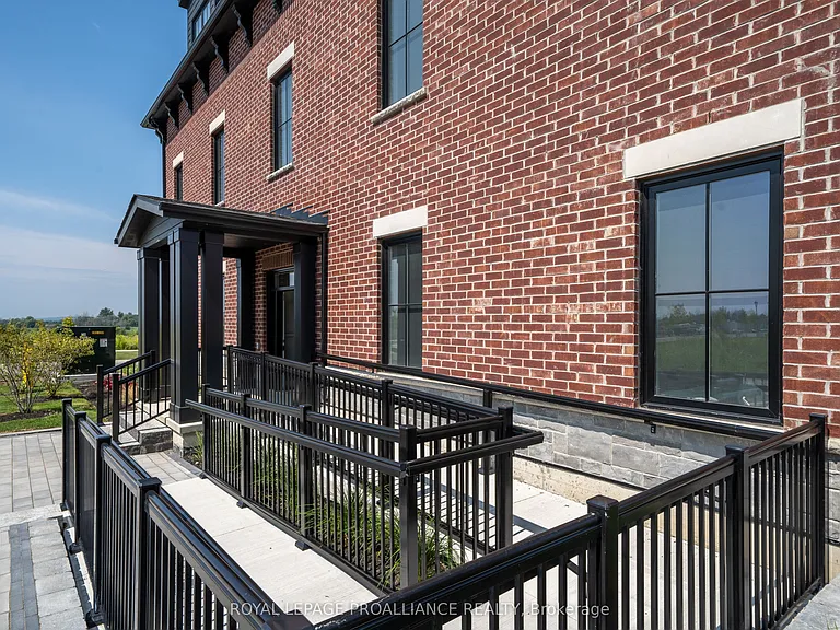 941 Charles Wilson Pkwy #201 — Photo 20