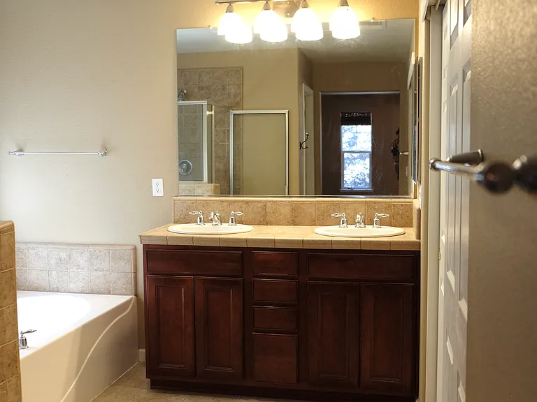 6732 Altesino Dr — Photo 15