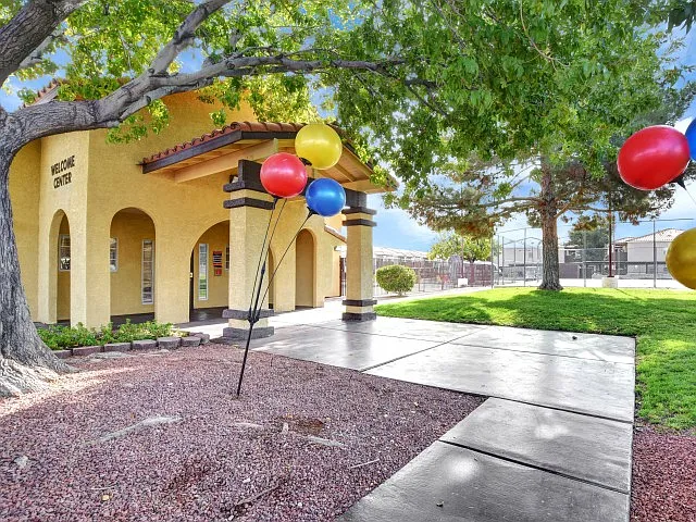 Ridge Falls, Apartments For Rent