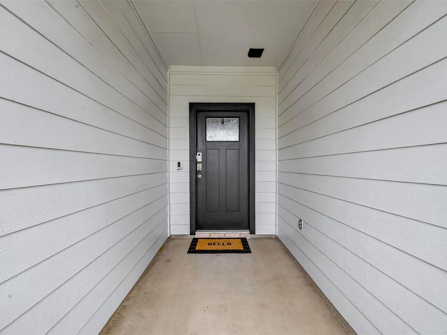 4 bed, 2.0 bath, 2031 sqft, $2,350 — Photo 4