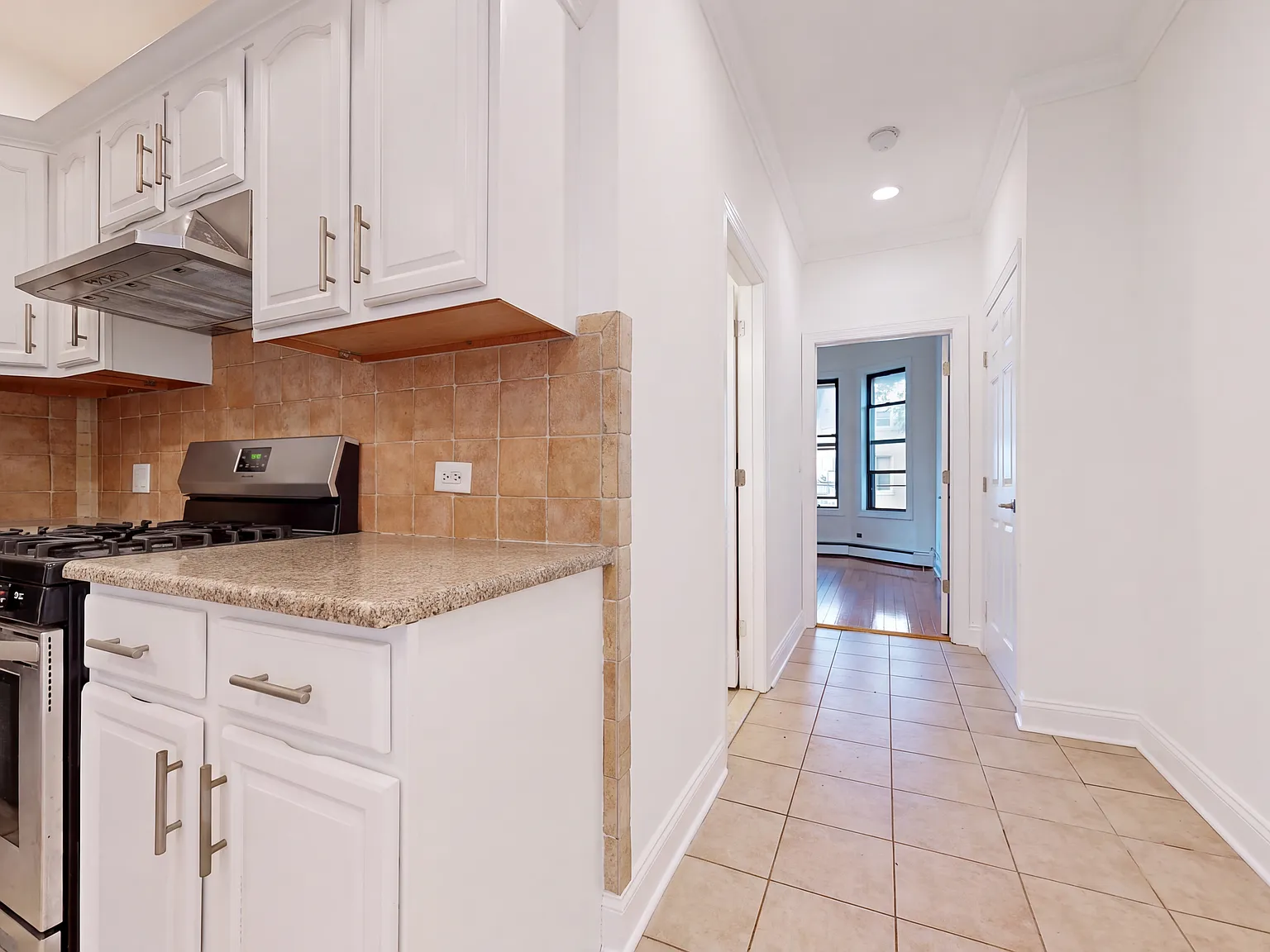 76 Sutton Street — Photo 4