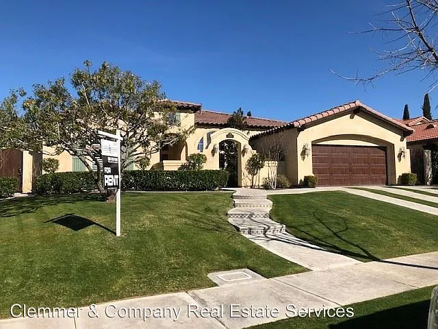 12536 Harrington St photo 1