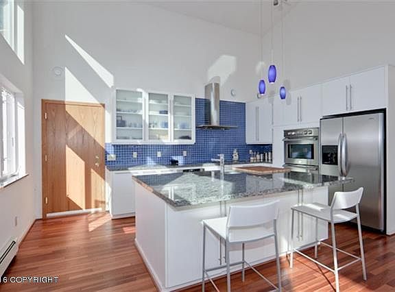 2nd image of 425 Bullion Dr