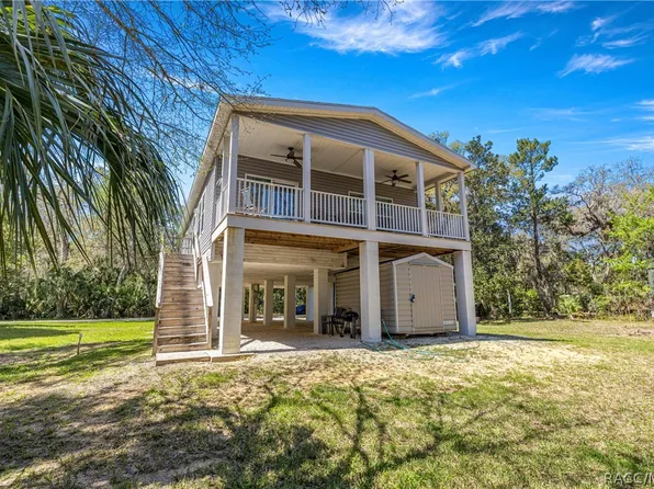 3725 N Suwannee Poin, Crystal River, FL 34428