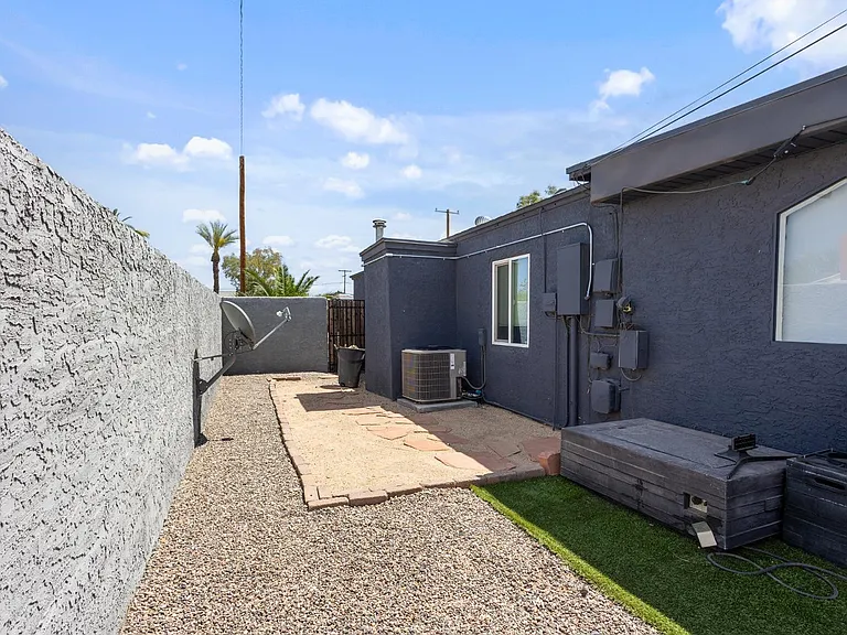 3846 N 14th Ave — Photo 11