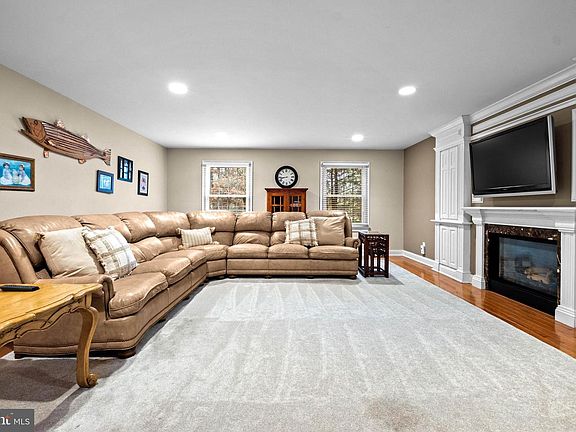 2nd image of 78 N Lakeside Dr W