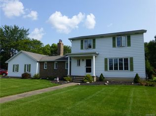 125 Pin Oak Cir, Grand Island, NY 14072