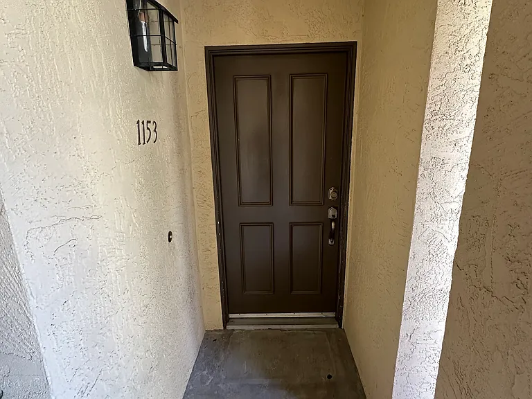 1153 Arbor Ln — Photo 3