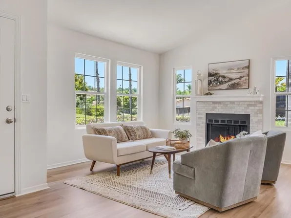 2187 Fiori Dr, Vista, CA 92084