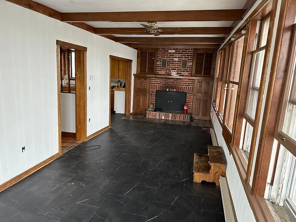 137 Lake St #1