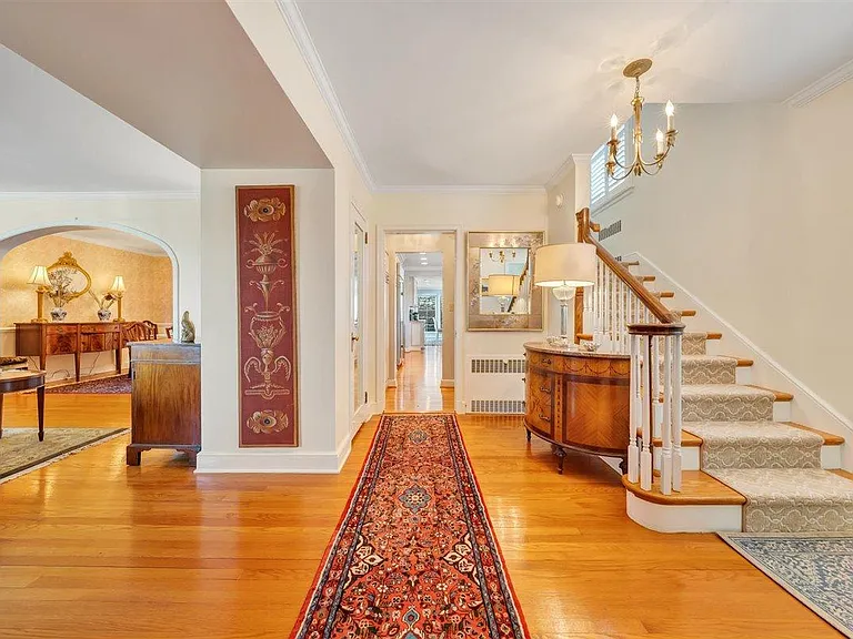 3044 Hemlock Ln SW — Photo 3