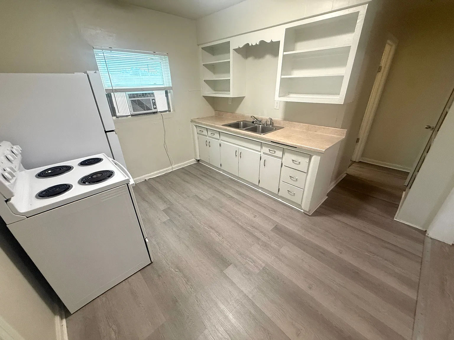 2 bed, 660 sqft, $895 — Photo 3