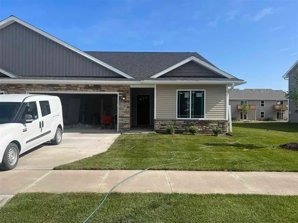 518 Elizabeth Ln, Tiffin, IA 52340