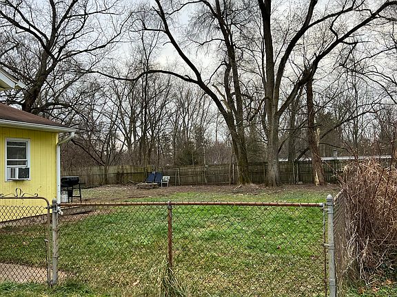 2nd image of 639 Stephanie St