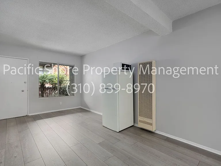 12610 Pacific Apartments — Photo 9