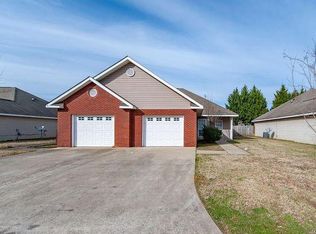 133 Pine Meadow Cir, Elmore, AL 36025