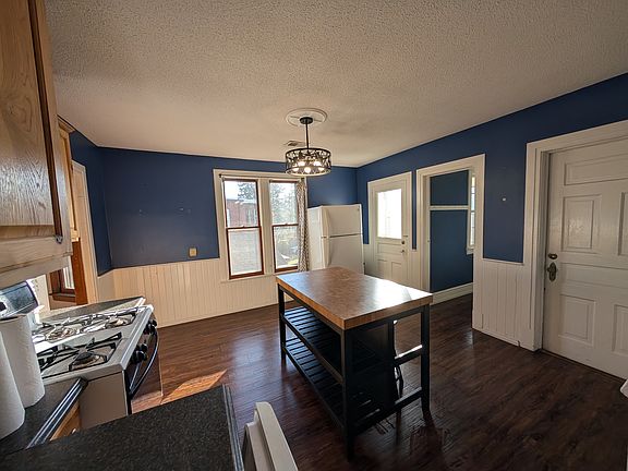 Large kitchen with plenty of space for a kitchen island
