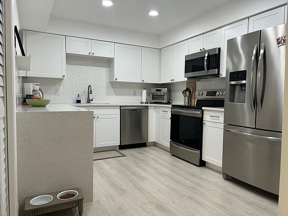 4th image of 16325 Golf Club Road #109