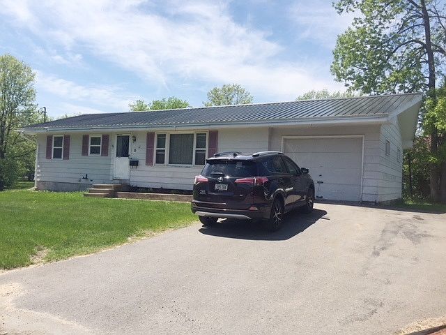 1st image of 5 Randall Dr