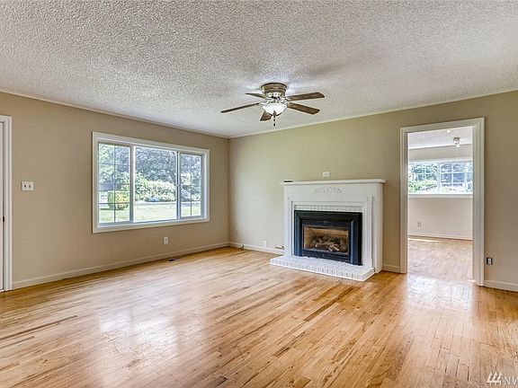 3rd image of 635 Van De Vanter Ave