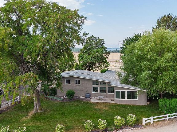 3rd image of 14216 Orchard Ave