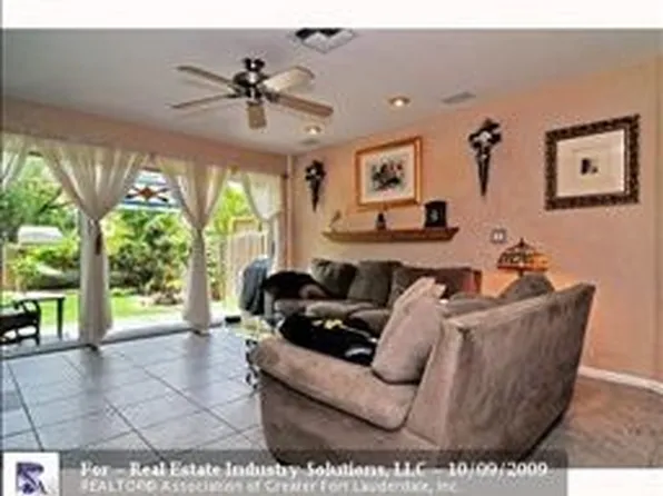 807 SW 8th Ter, Fort Lauderdale, FL 33315