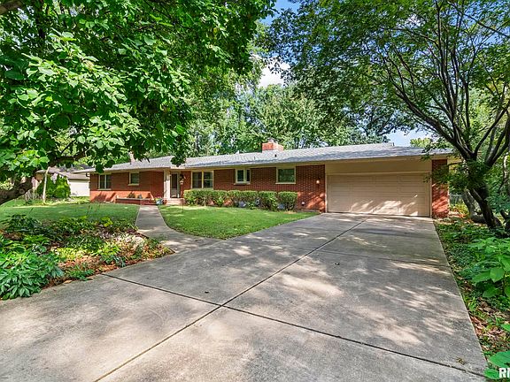 2nd image of 2141 Cardinal Dr