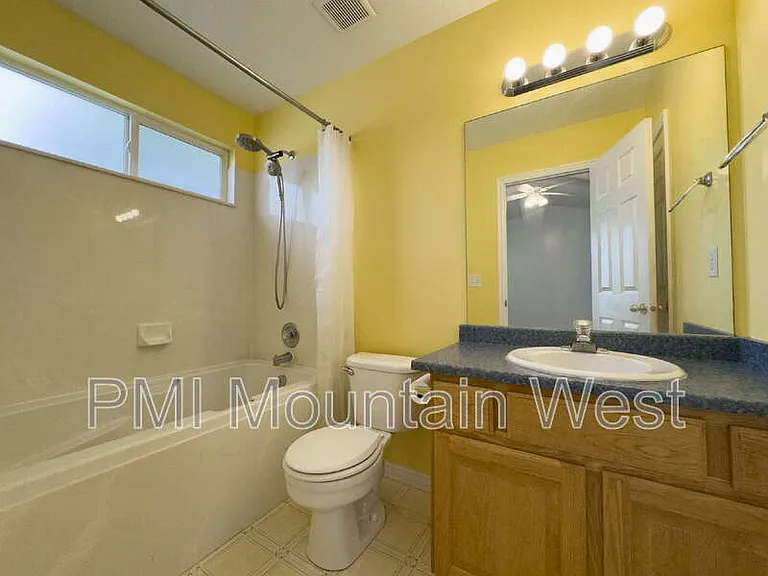 2419 W 1850 N — Photo 27