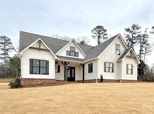 122 Palisade Dr, Rydal, GA 30171