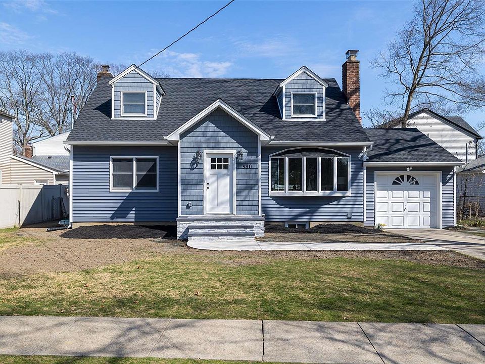1st image of 580 Seaford Avenue