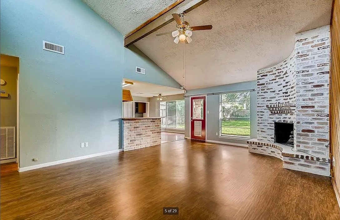 946 Mesa Terrace Dr — Photo 1