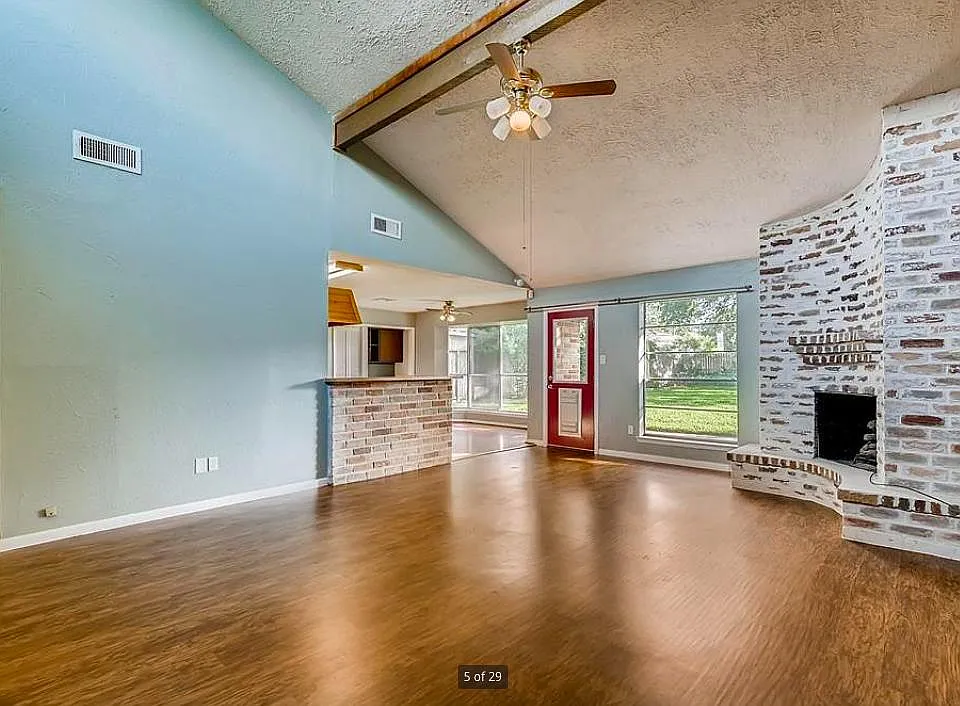 946 Mesa Terrace Dr