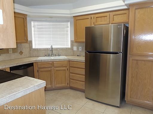 4th image of 3651 Yucca Dr