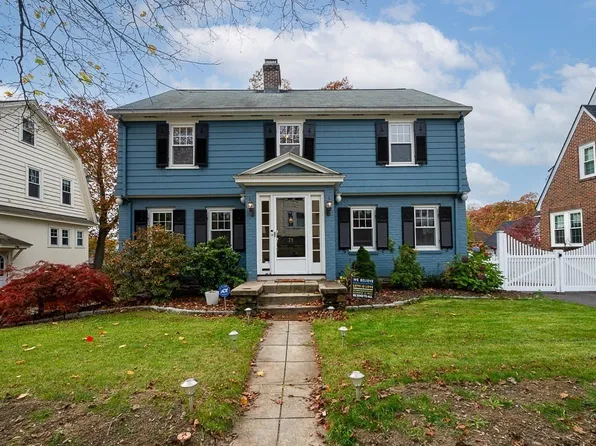 71 Longfellow Rd, Worcester, MA 01602