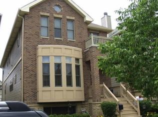2445 W Bradley Pl, Chicago, IL 60618
