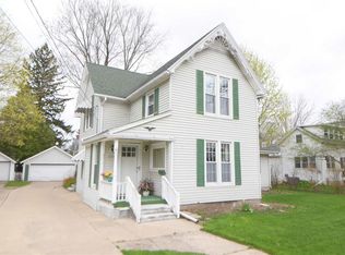 627 N Adams St, Owosso, MI 48867